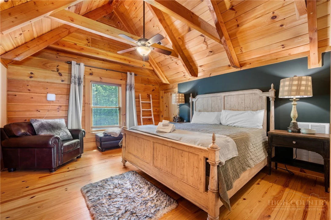Image number 3 for the current listing
