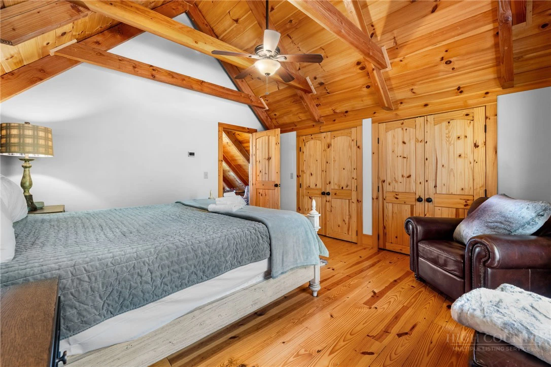 Image number 4 for the current listing