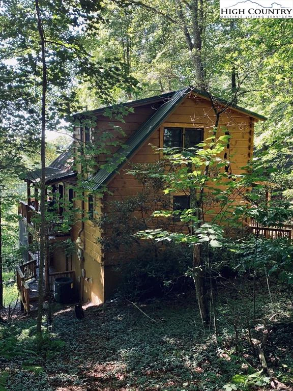 Image number 1 for the current listing