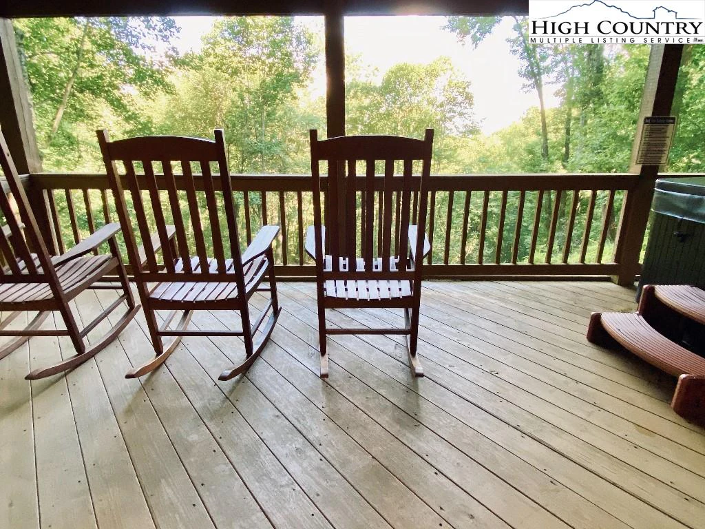Image number 9 for the current listing
