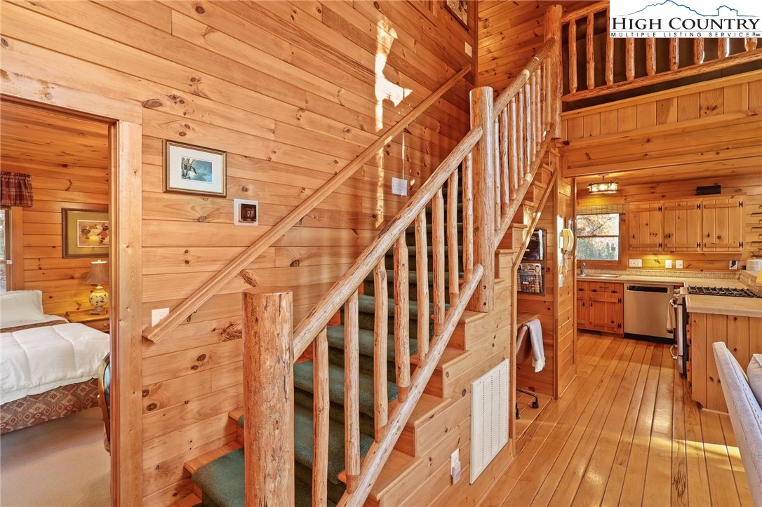 Image number 3 for the current listing