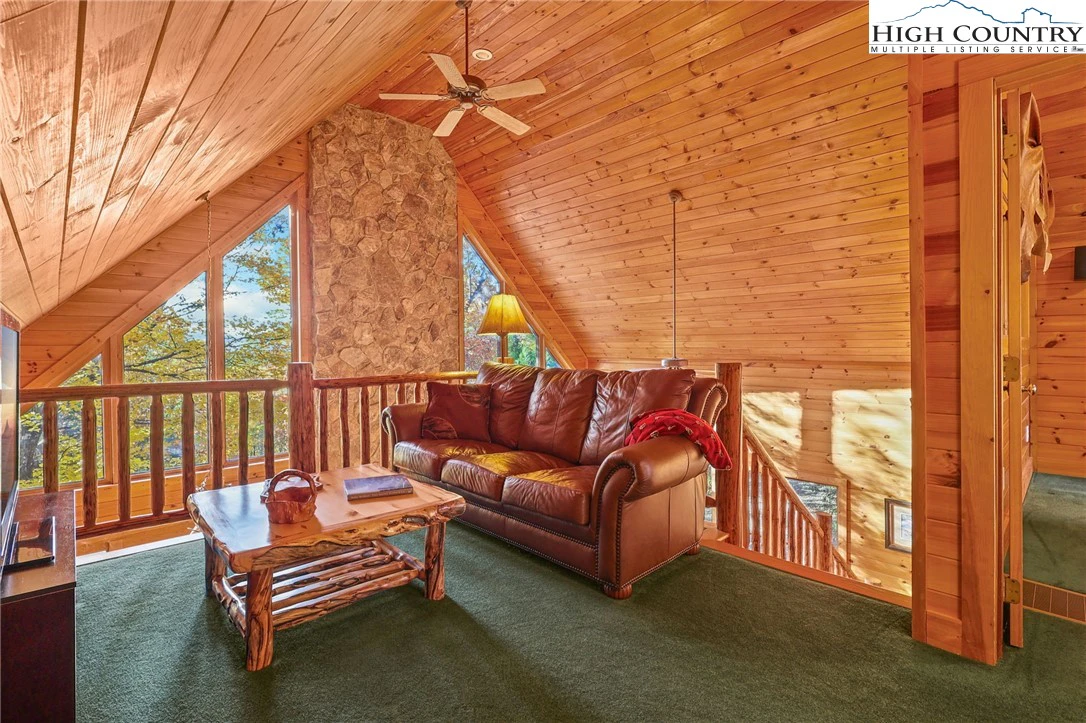 Image number 4 for the current listing