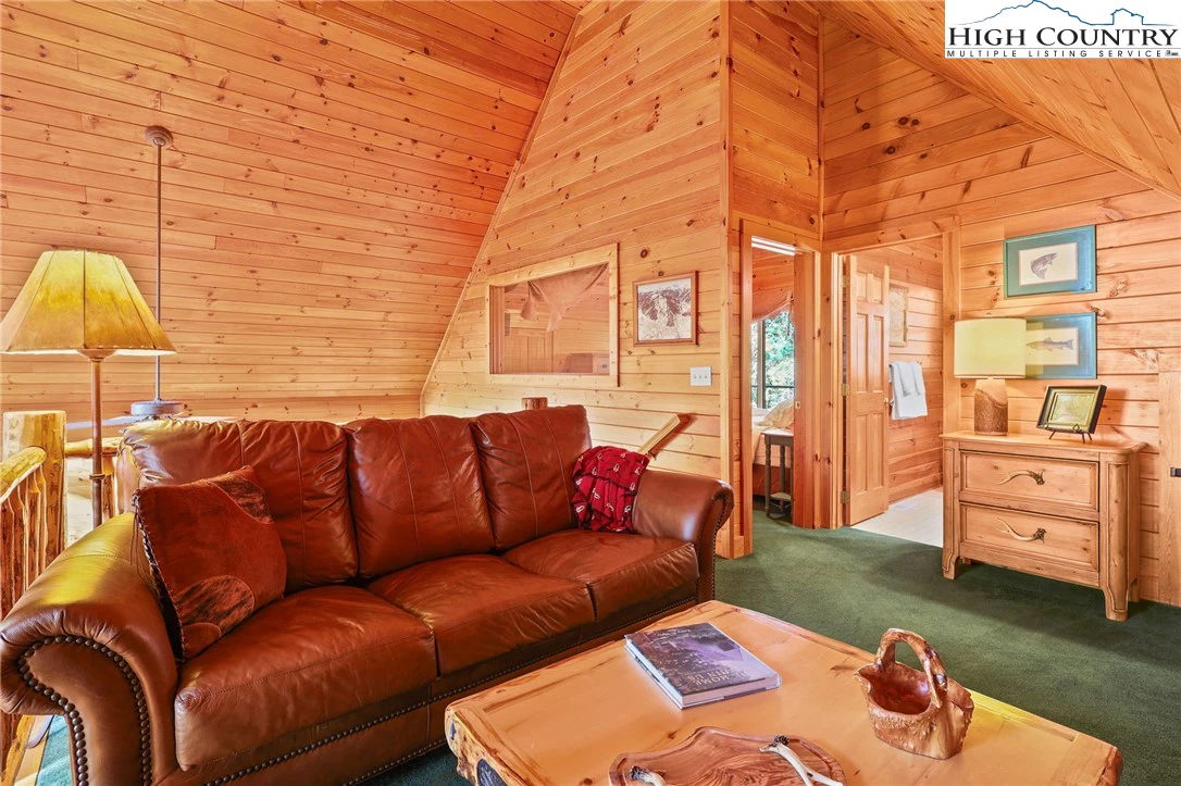 Image number 5 for the current listing