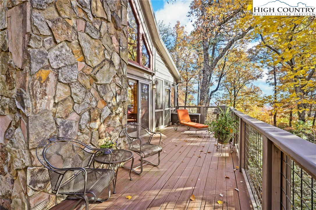 Image number 15 for the current listing