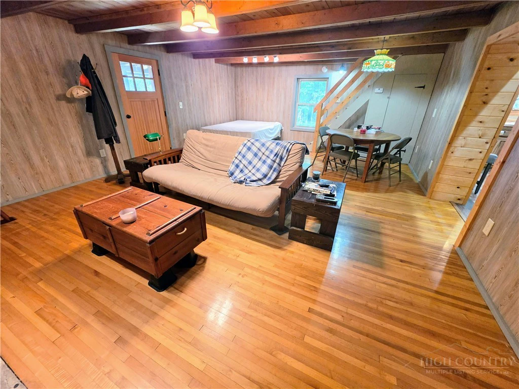 Image number 4 for the current listing