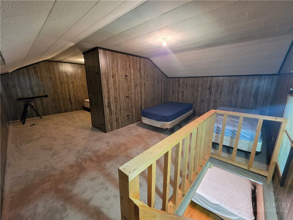 Image number 10 for the current listing