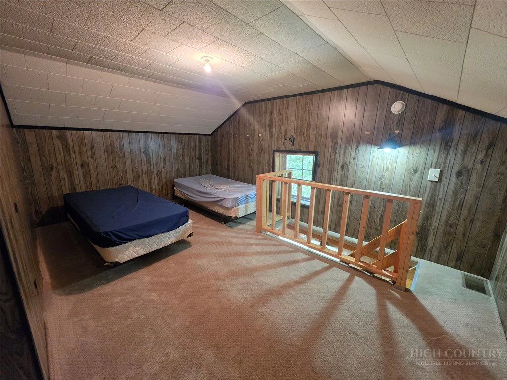 Image number 11 for the current listing