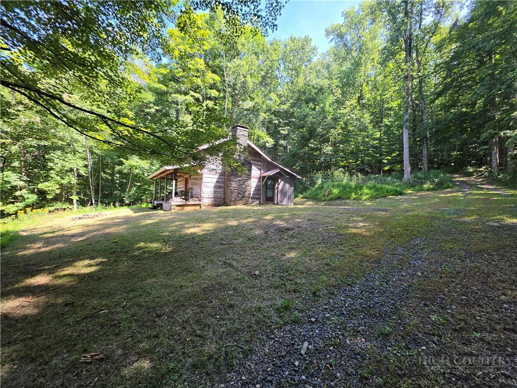 Image number 14 for the current listing