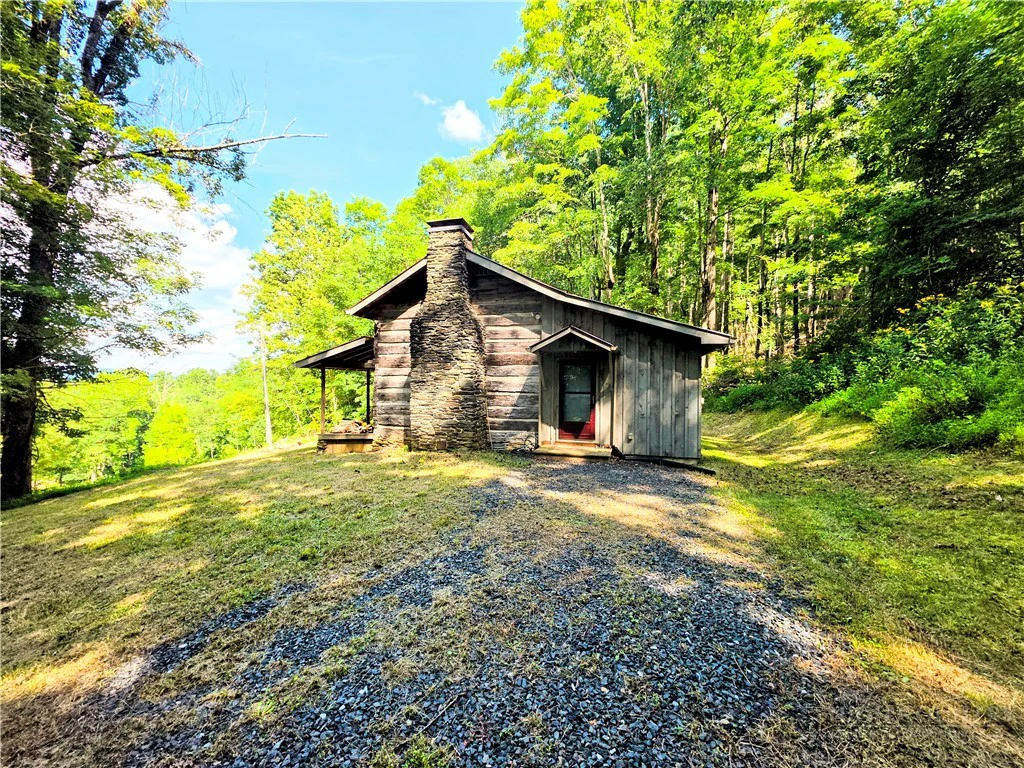 Image number 16 for the current listing