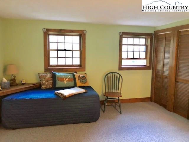 Image number 9 for the current listing