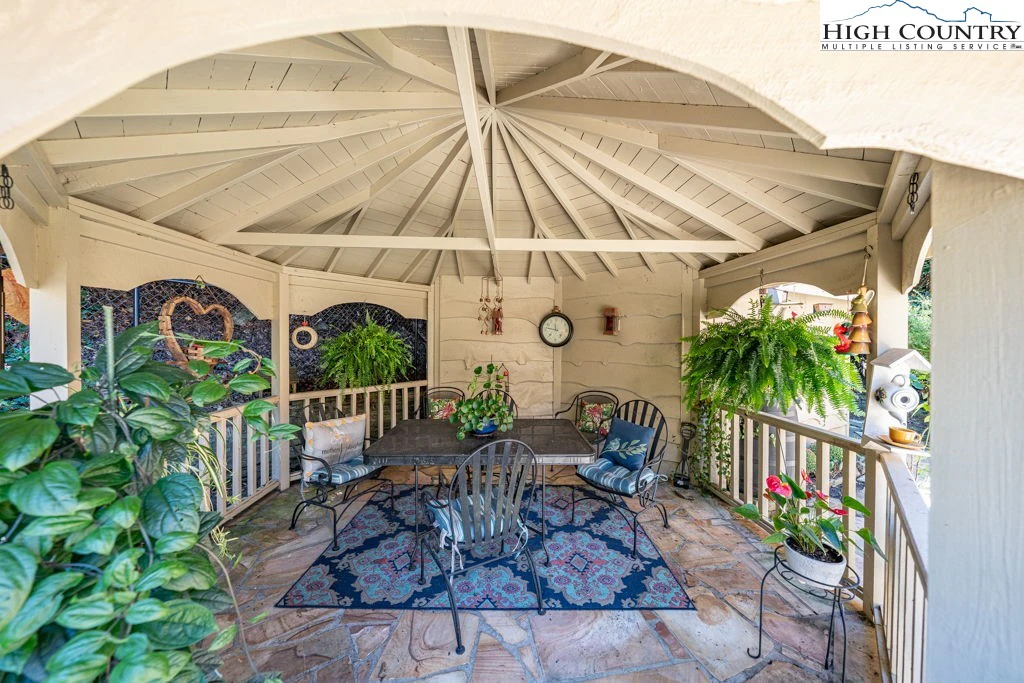 Image number 6 for the current listing