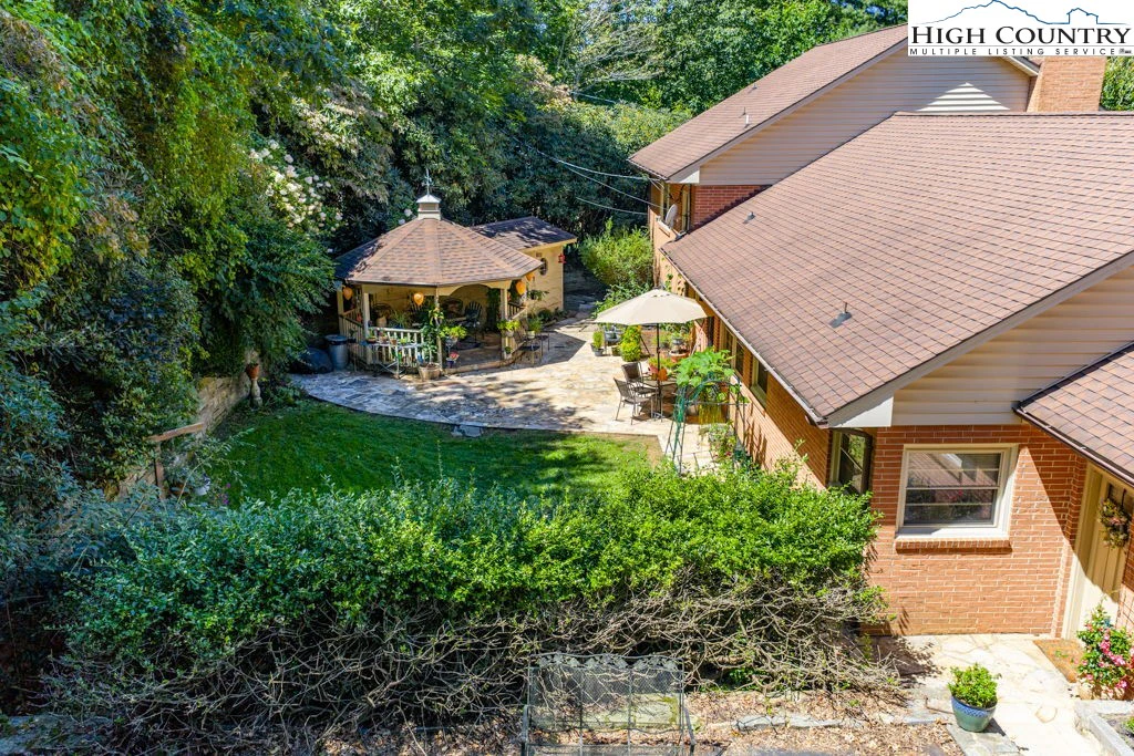 Image number 8 for the current listing