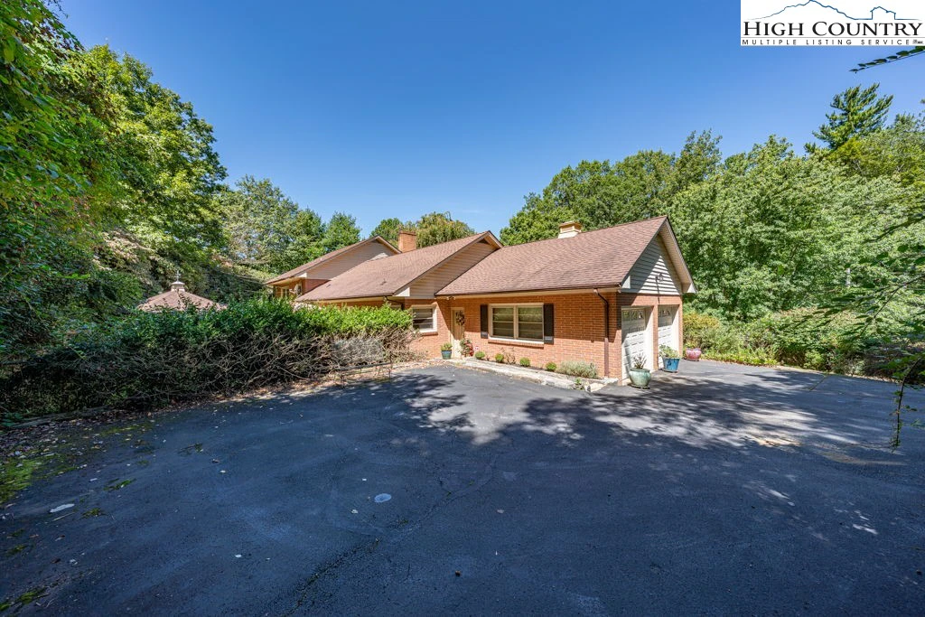 Image number 9 for the current listing