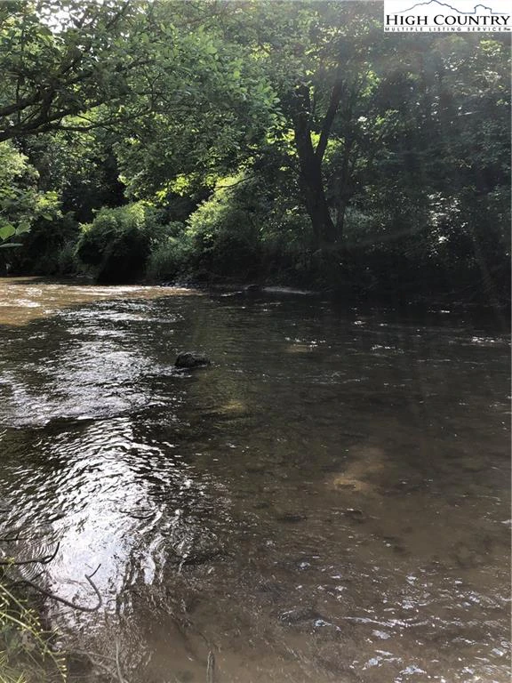 Image number 16 for the current listing