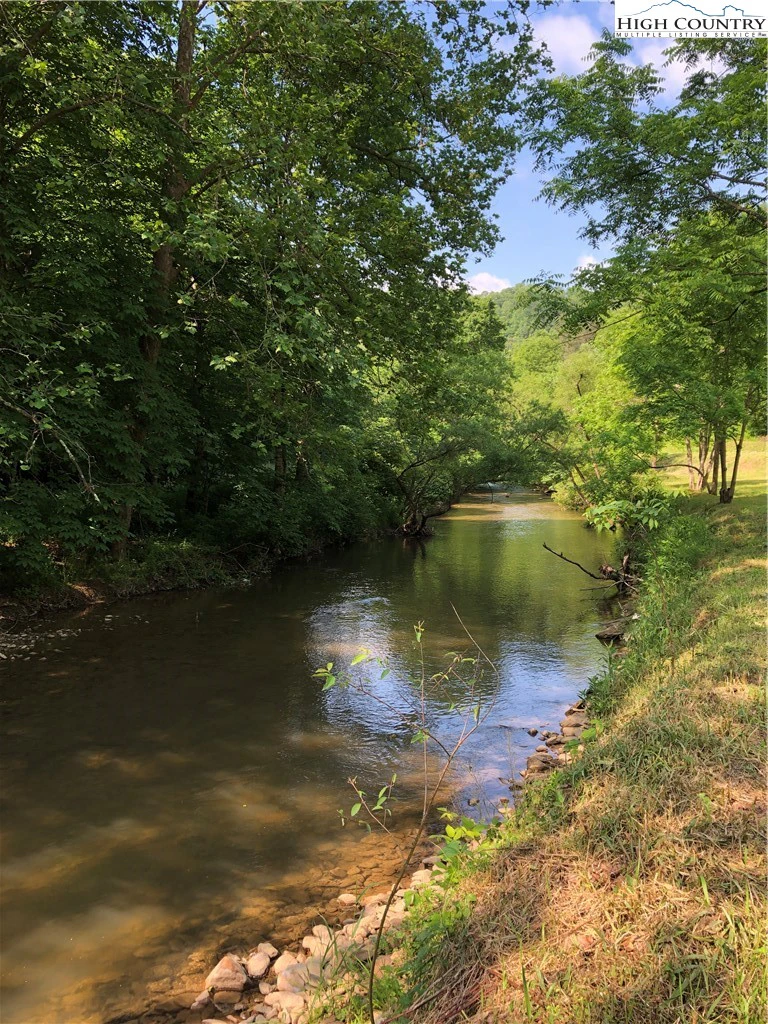 Image number 18 for the current listing