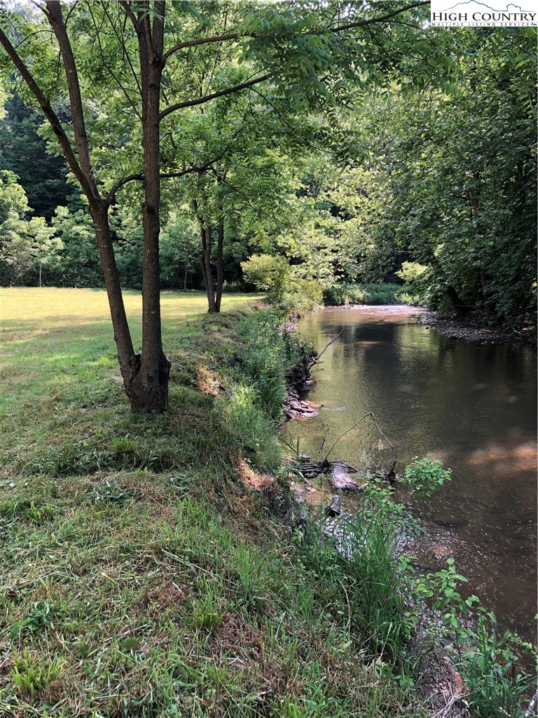 Image number 3 for the current listing
