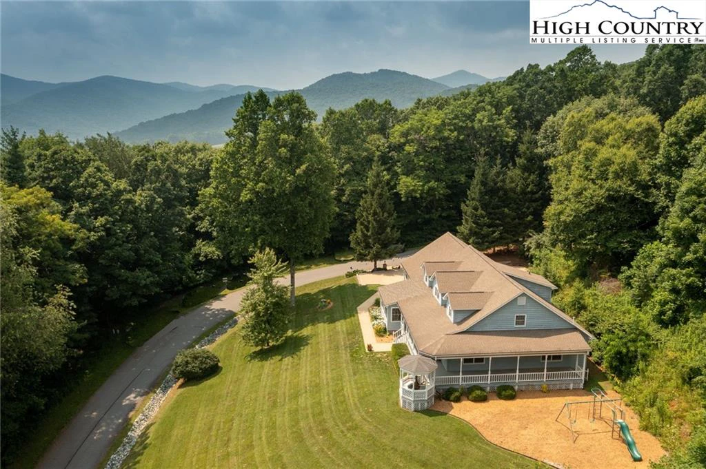 Image number 1 for the current listing