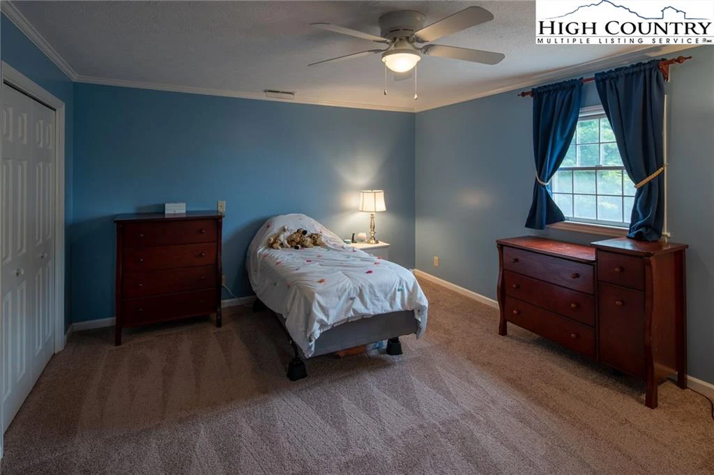 Image number 7 for the current listing