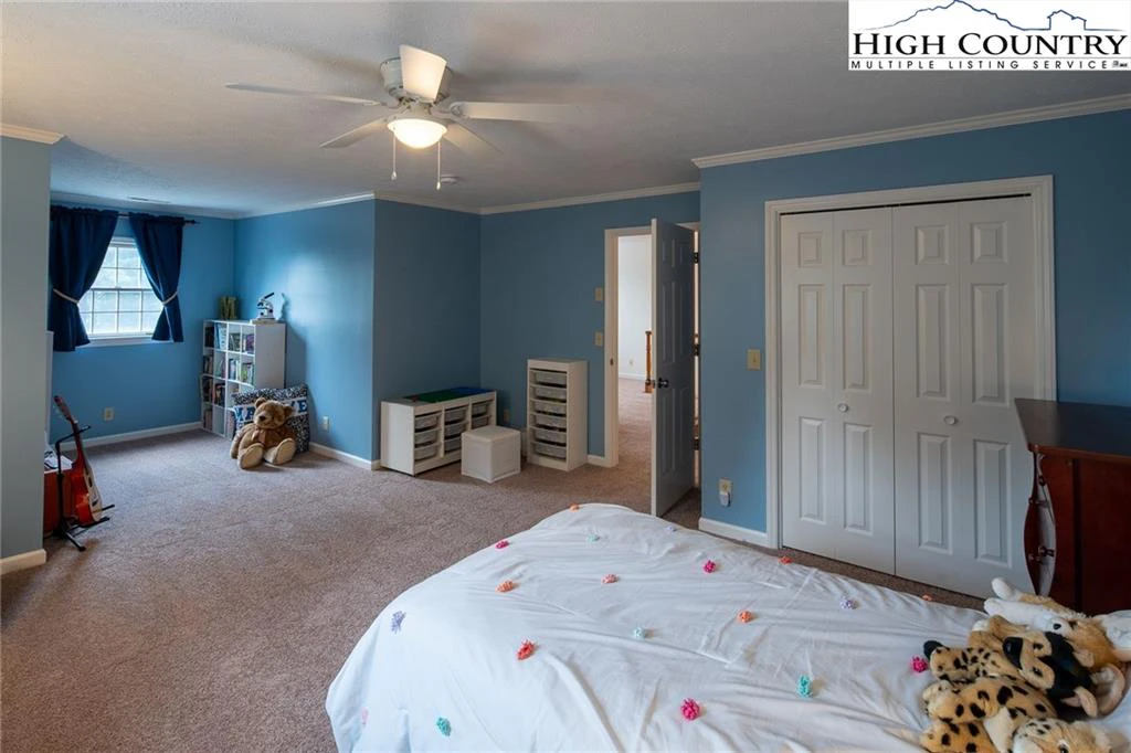 Image number 8 for the current listing