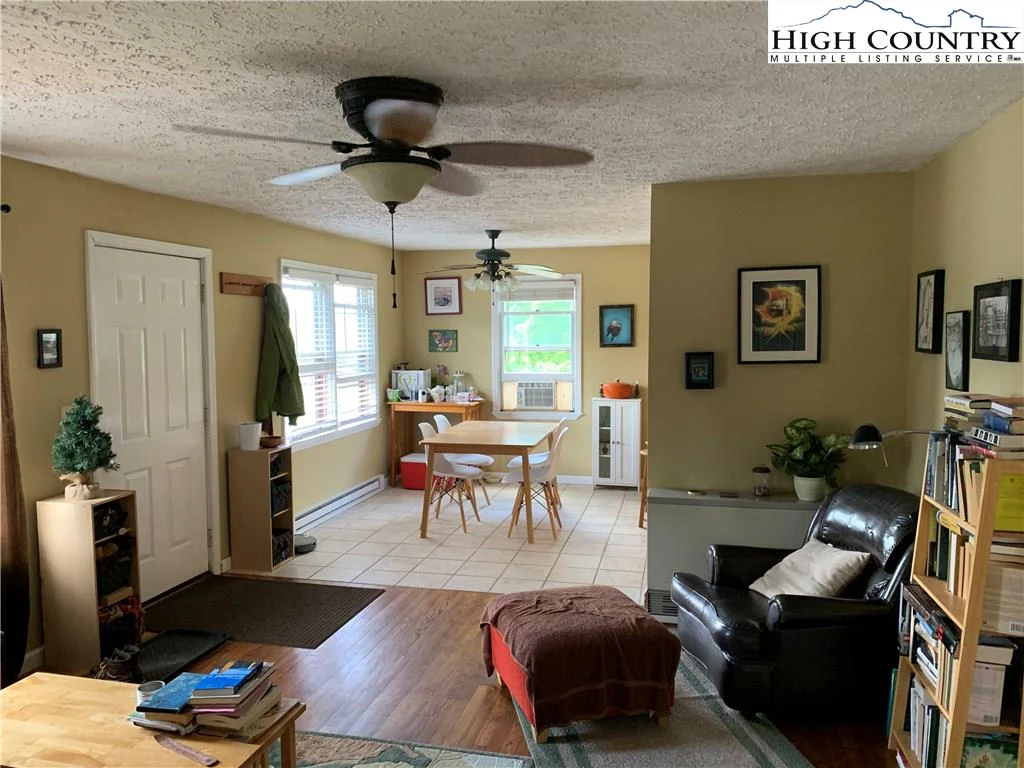 Image number 12 for the current listing