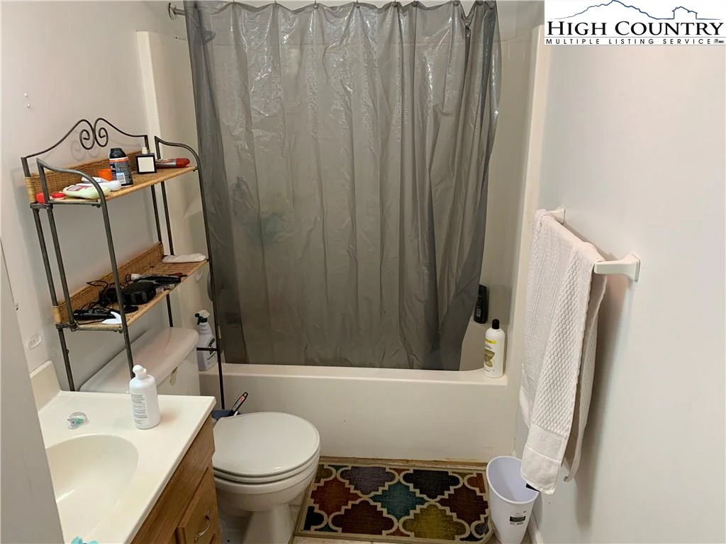 Image number 7 for the current listing