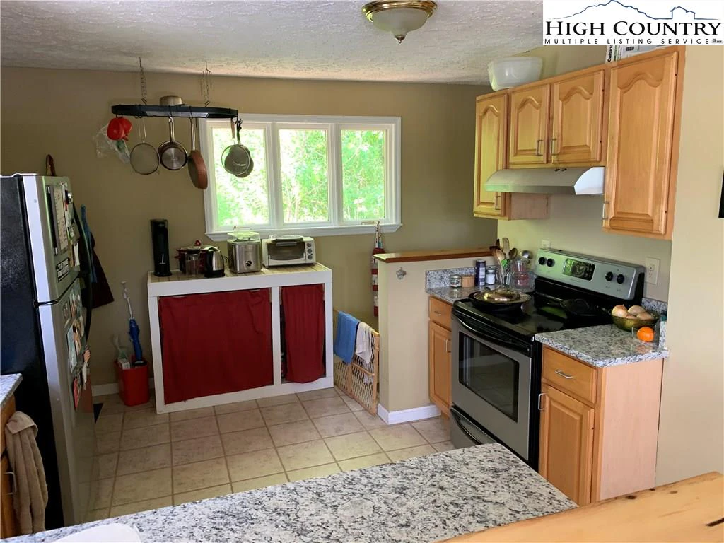 Image number 5 for the current listing