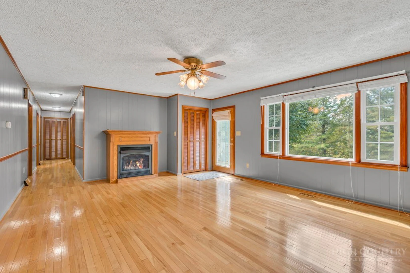 Image number 10 for the current listing