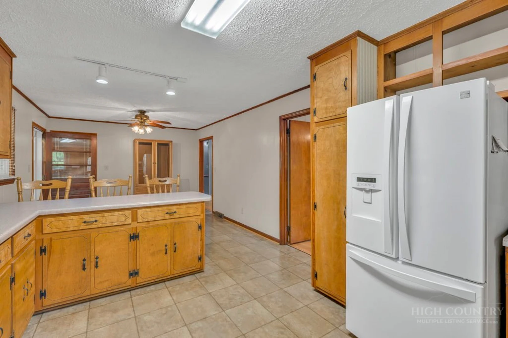 Image number 13 for the current listing