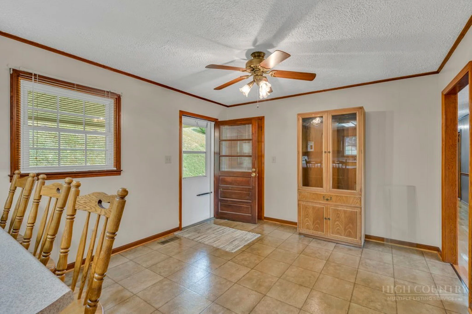 Image number 14 for the current listing