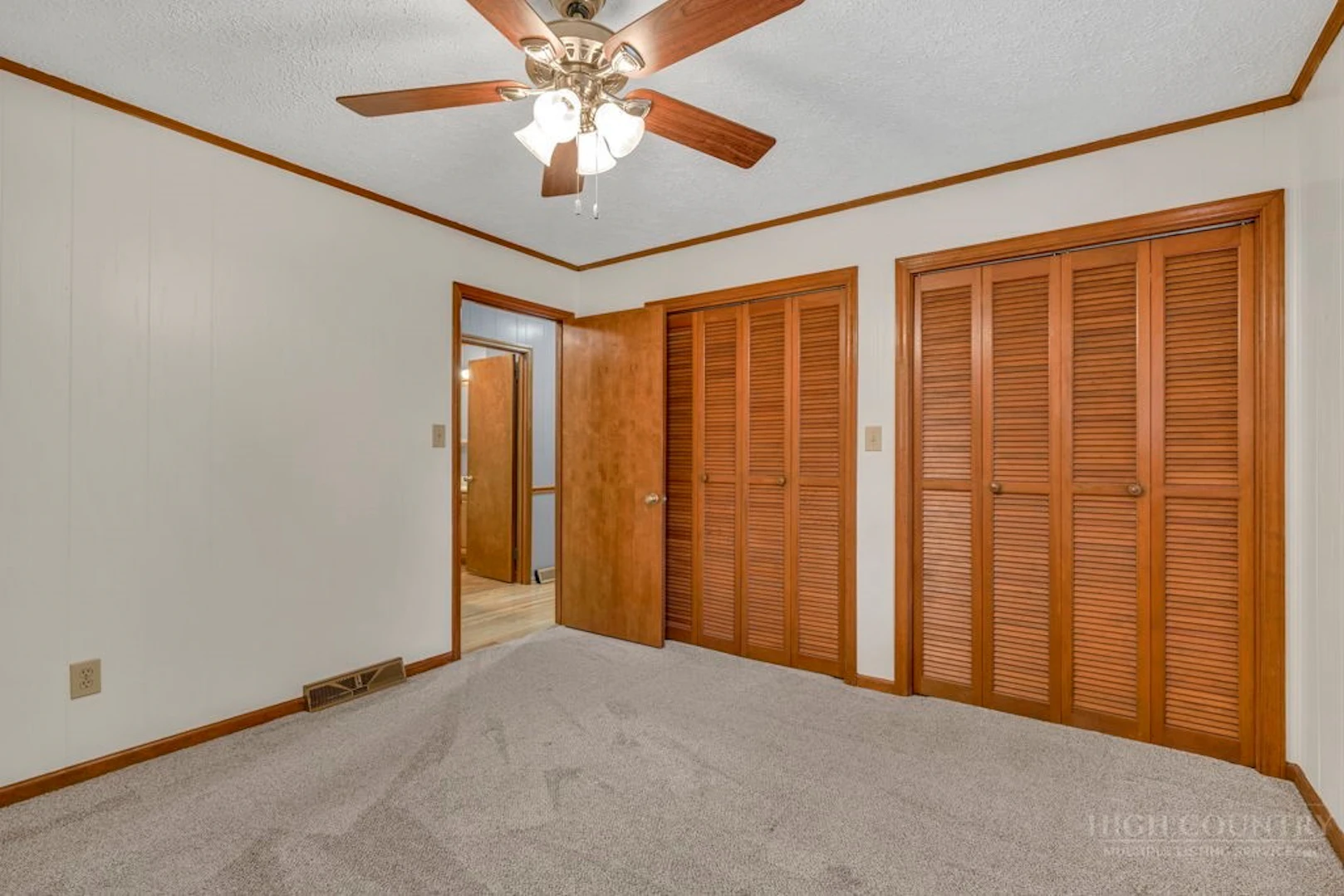 Image number 18 for the current listing