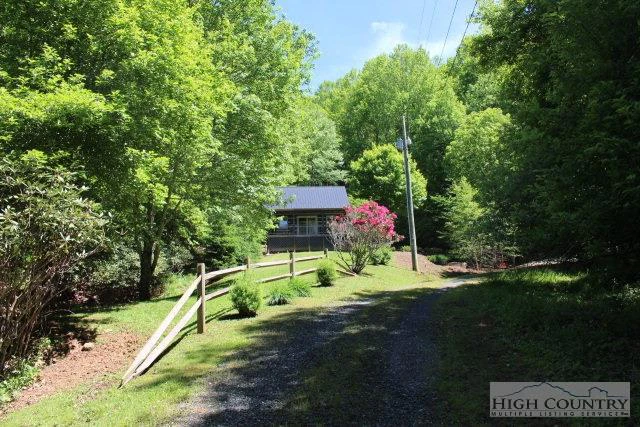 Image number 17 for the current listing