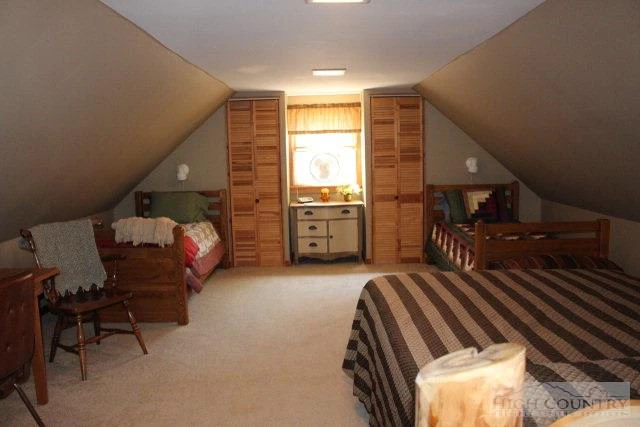 Image number 2 for the current listing