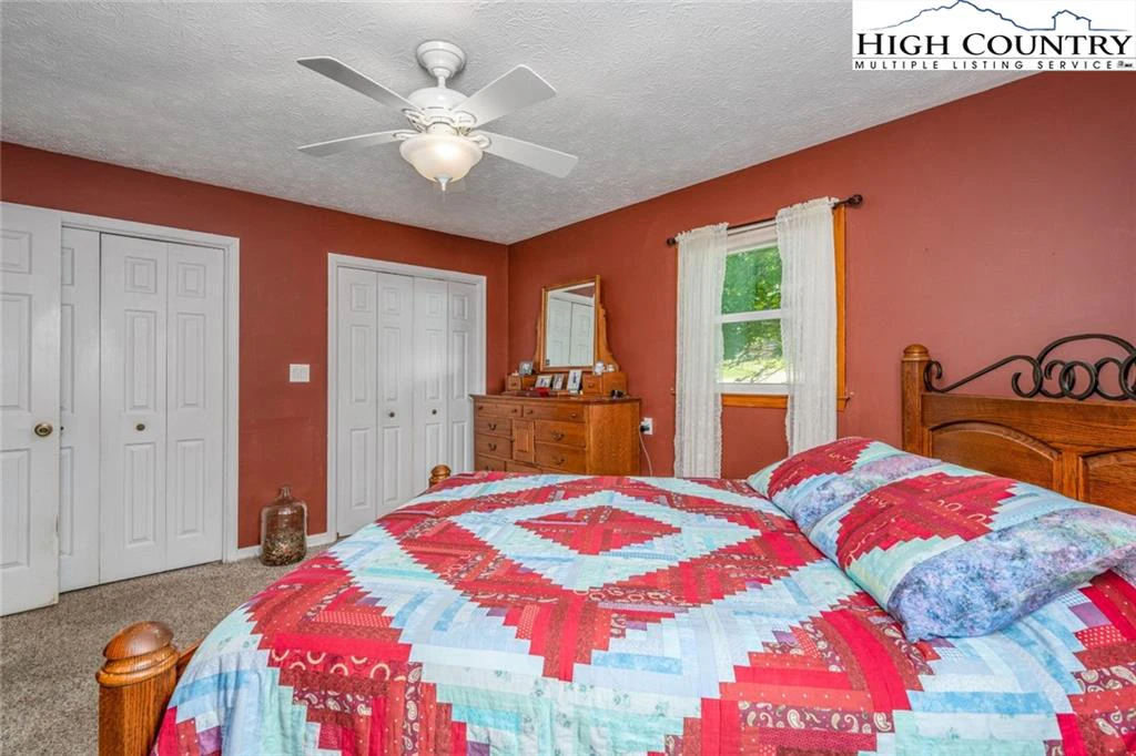 Image number 5 for the current listing