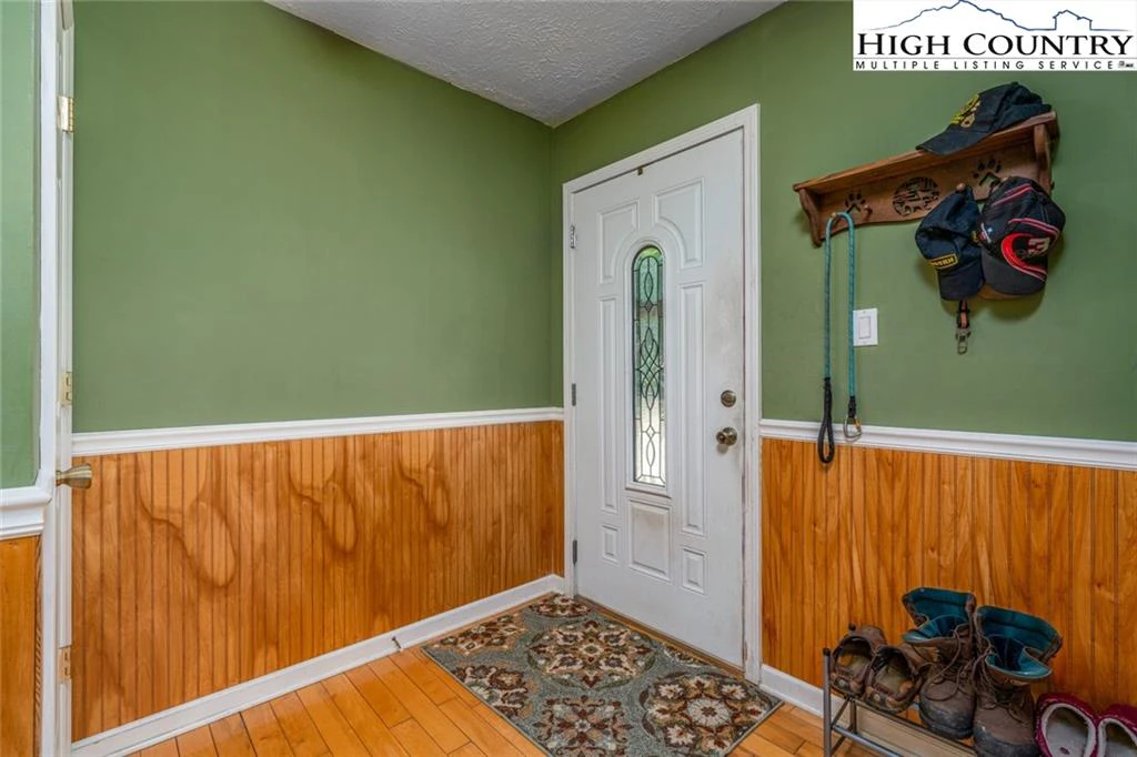 Image number 6 for the current listing