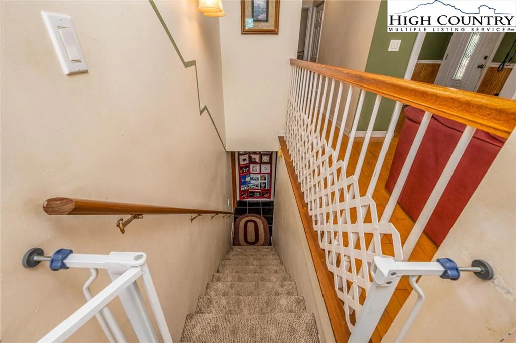 Image number 8 for the current listing