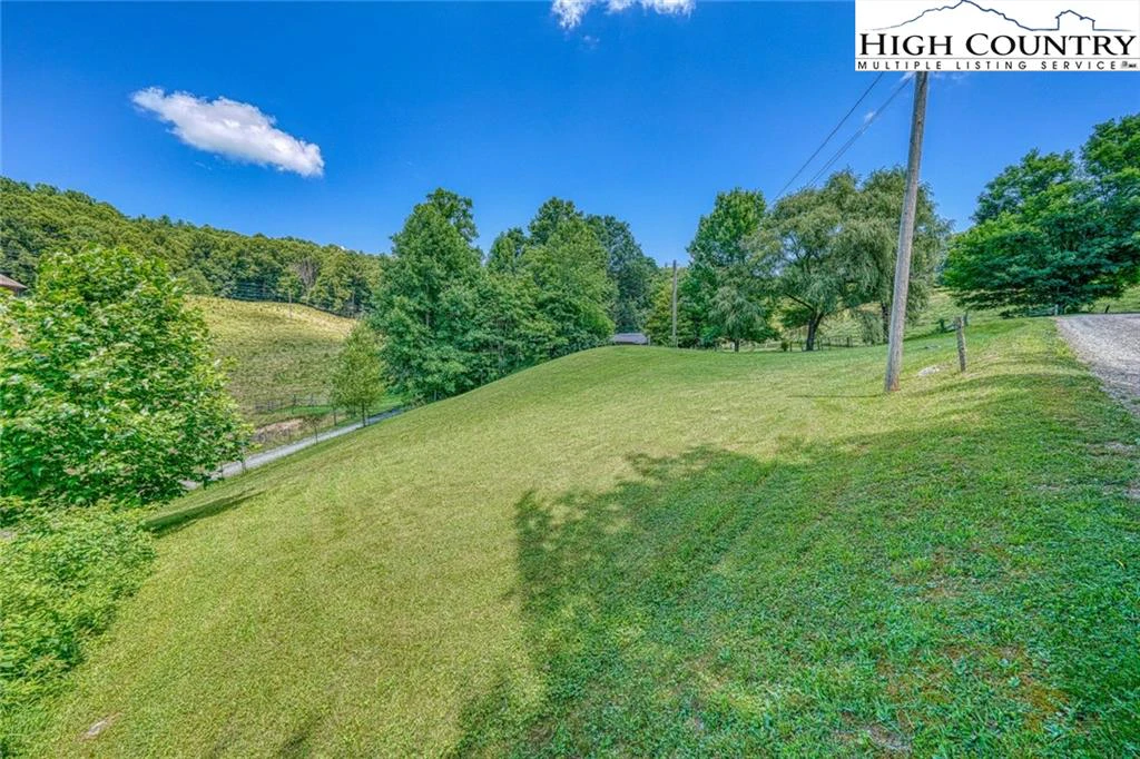 Image number 27 for the current listing