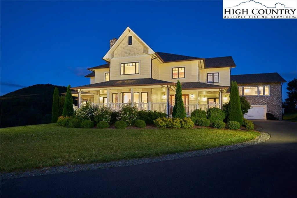 Image number 1 for the current listing