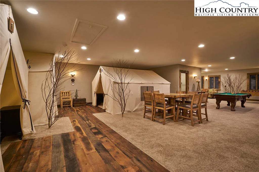 Image number 7 for the current listing