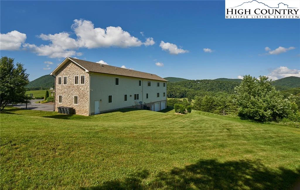 Image number 20 for the current listing