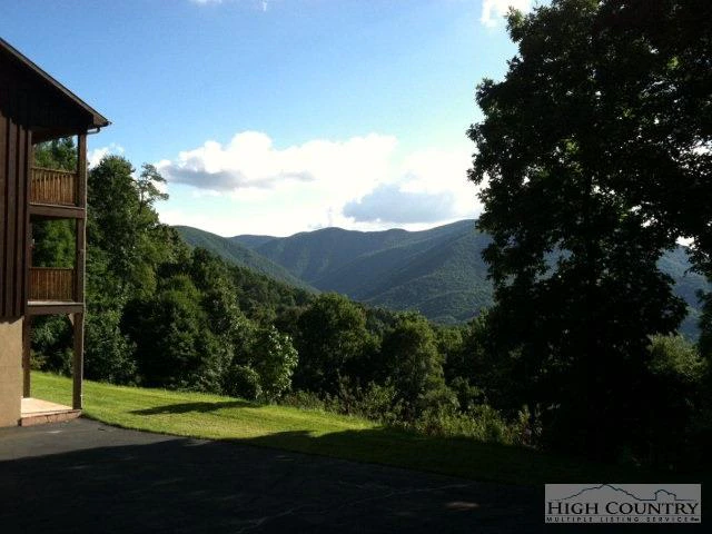 Image number 16 for the current listing
