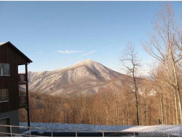 Image number 19 for the current listing