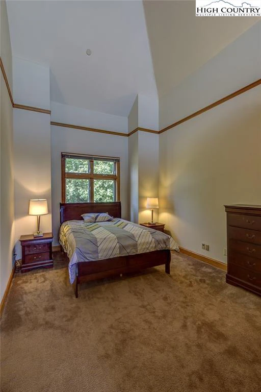 Image number 15 for the current listing