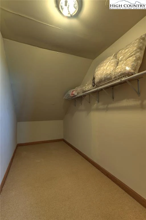 Image number 11 for the current listing