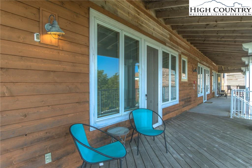Image number 9 for the current listing