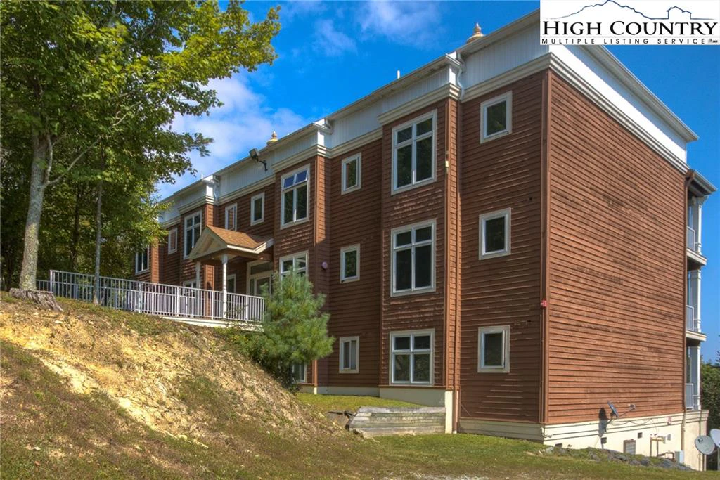 Image number 3 for the current listing