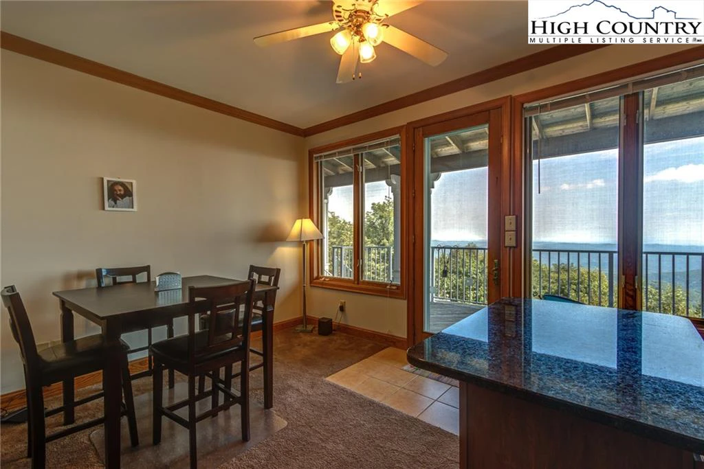 Image number 19 for the current listing