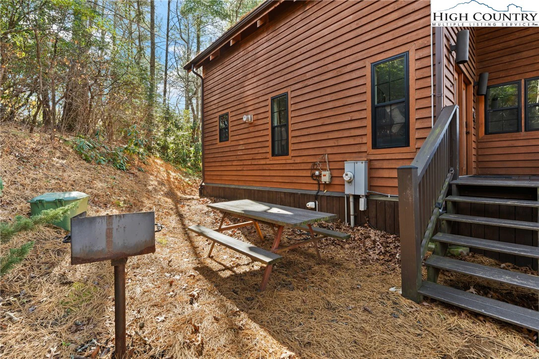 Image number 11 for the current listing