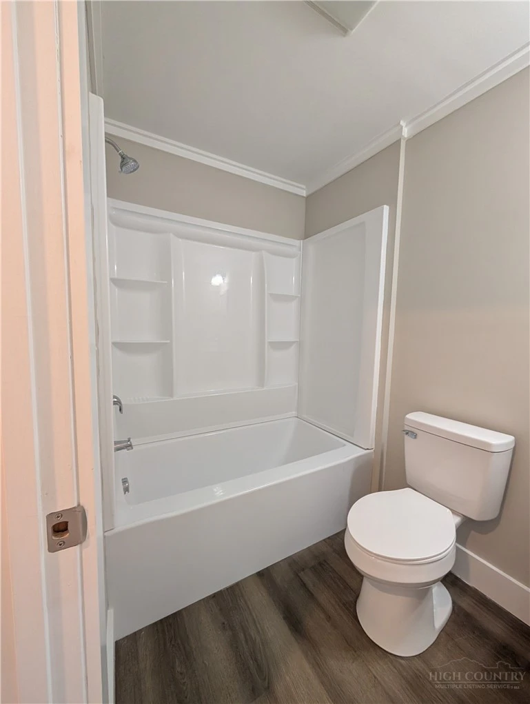 Image number 2 for the current listing