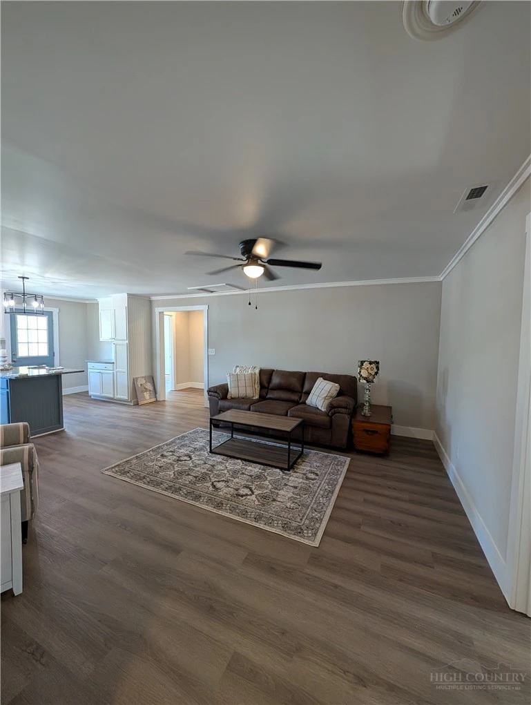 Image number 10 for the current listing