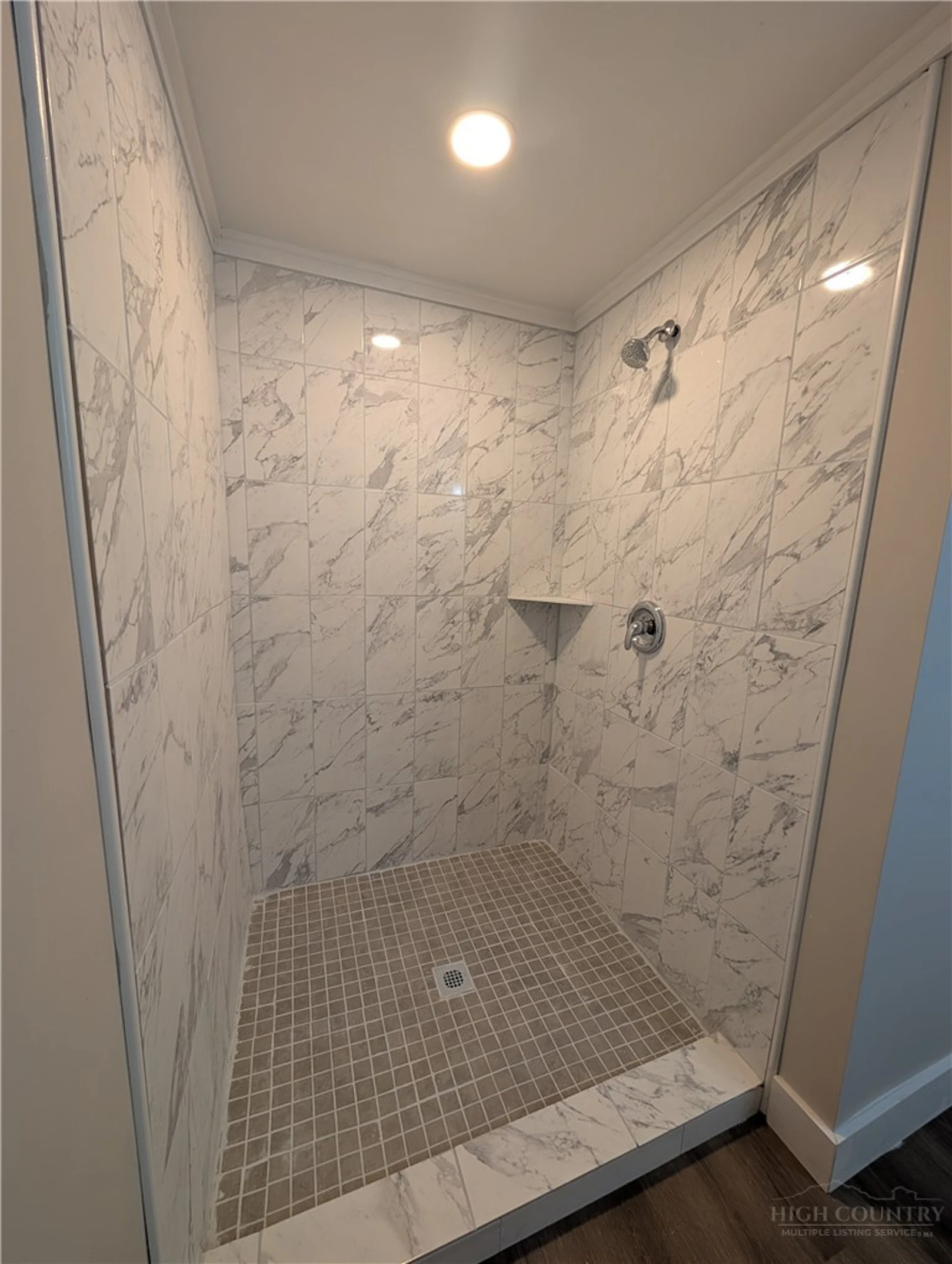 Image number 5 for the current listing
